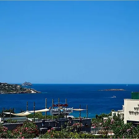 Bodrum Sleeps 10 Pool Air Con