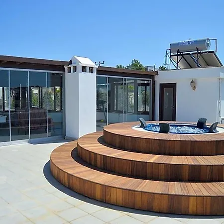 Bodrum Sleeps 10 Pool Air Con Vila *