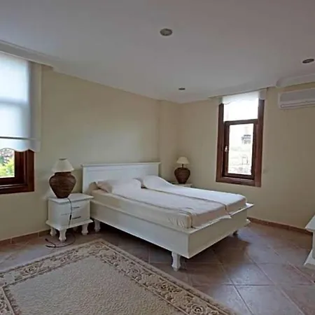 Vila Bodrum Sleeps 10 Pool Air Con Yalıkavak