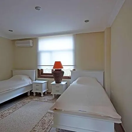 Bodrum Sleeps 10 Pool Air Con